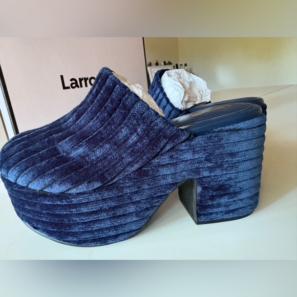 Larroude Miso Clog Women's Midnight Blue Velvet Corduroy Platform Shoes New - Picture 9 of 10